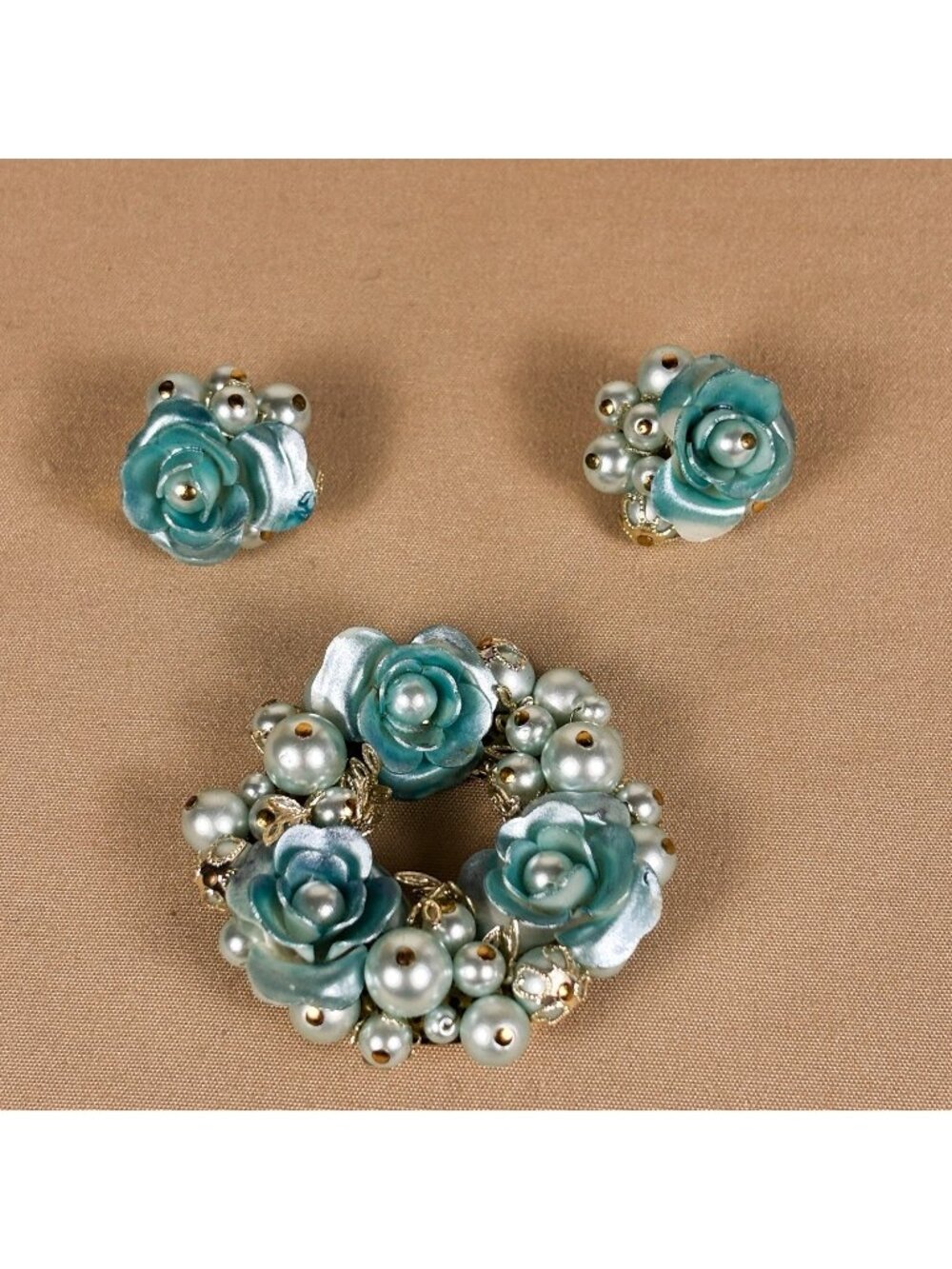 VTG Signed Japan Bridal Wedding Blue Gold Tone Floral Wreath Brooch Earrings B64